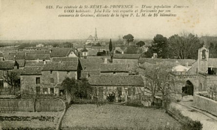 A postcard showing the town of Saint-Rémy-de-Provence