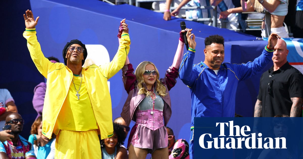 Επιτυχίες, άστοχες και Muppets: το γεμάτο αστέρια ημιχρόνου του Παγκοσμίου Κυπέλλου σόου που κανείς δεν ζήτησε
