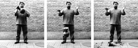 Ai Weiwei’s artwork Dropping a Han Dynasty Urn, 1995.