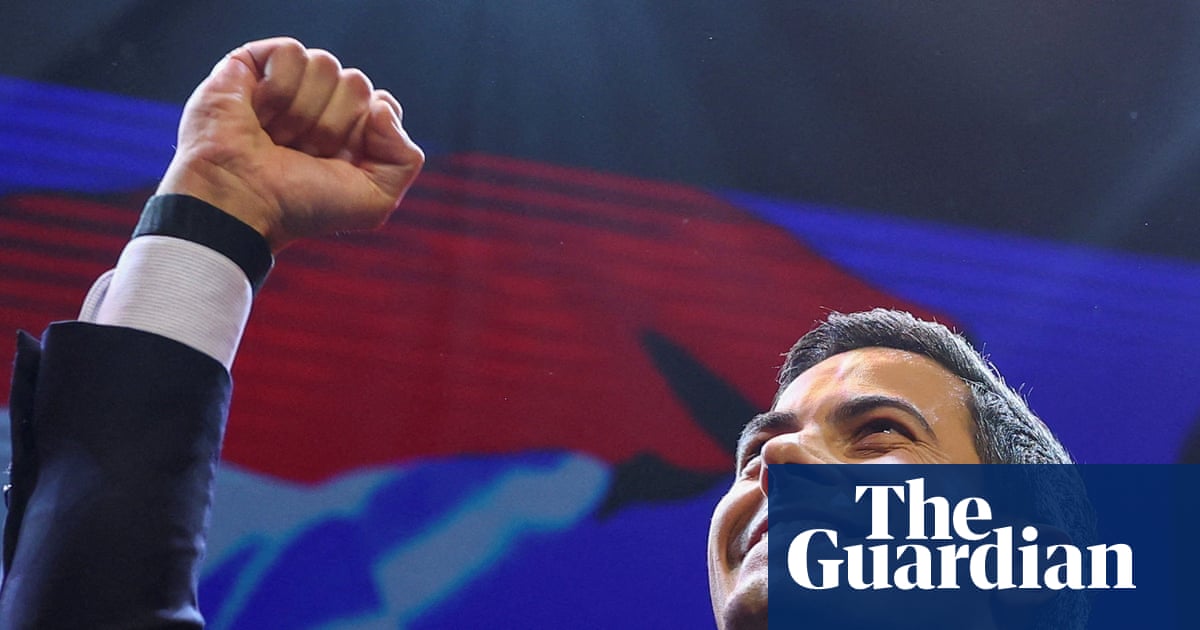 Geert Wilders faces shutout as centrists hail huge gains in knife-edge Dutch election