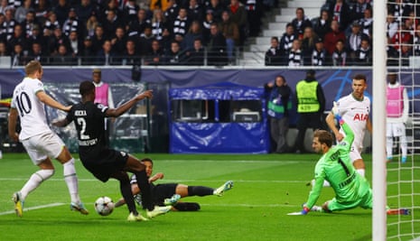 Harry Kane går så nærme for Spurs igjen!