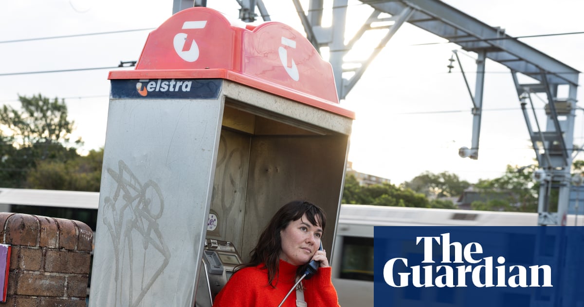 Playing with payphones: how the ubiquitous orange booths have been gamified by fans | Society Playing with payphones: how the ubiquitous orange booths have been gamified by fans | Society