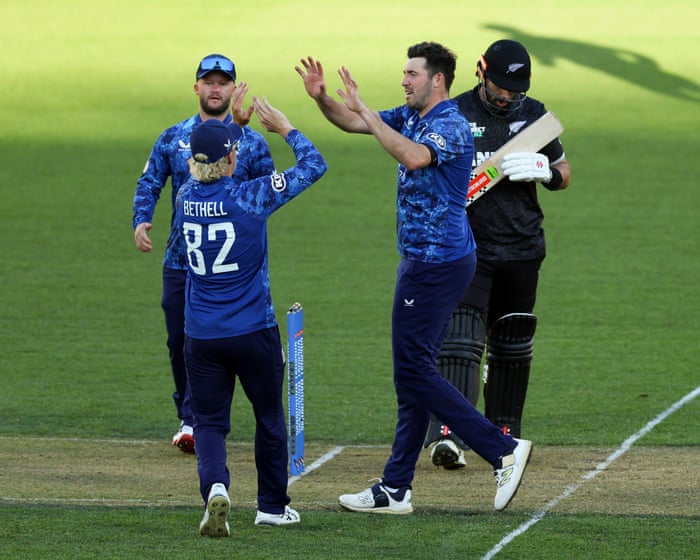 New Zealand v England: third men’s cricket one-day international – live