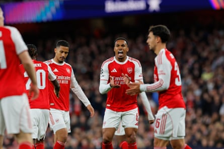 Gabriel Magalhães gees up his Arsenal teammates.