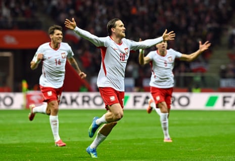 Piotr Zielinski scores for Poland!