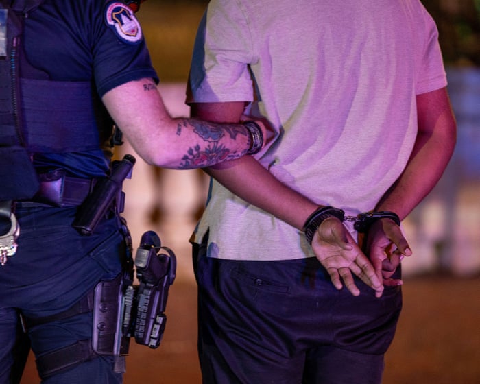 Trump signs executive order to eliminate cashless bail in Washington