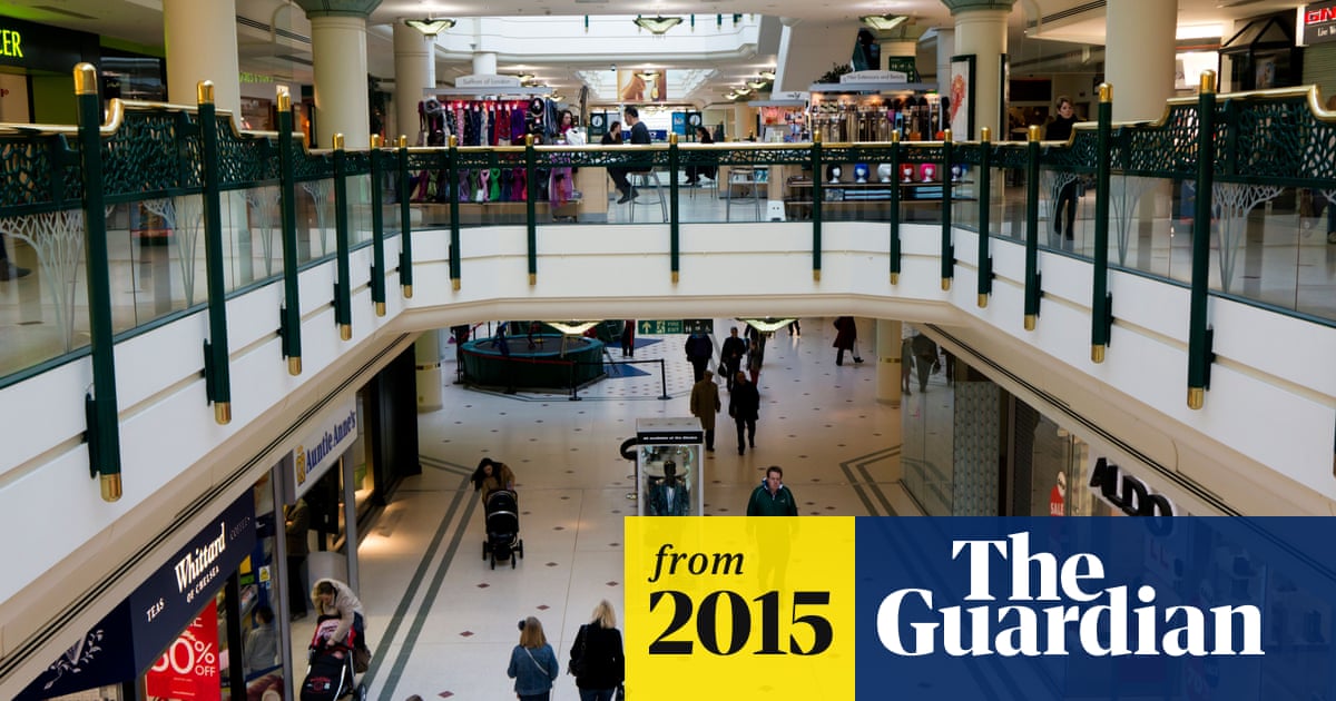 Armed police respond to 'man with machete' at Kent shopping centre