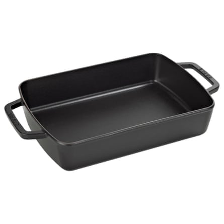 Staub Roasting Pan, 30x20cm, in Black.