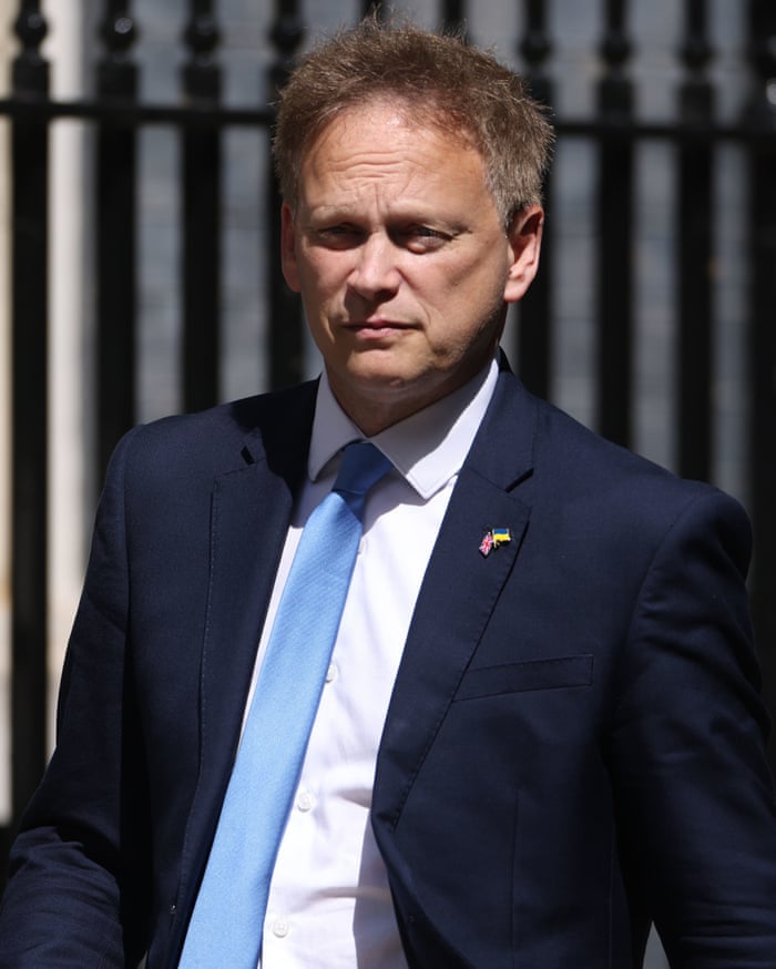 Grant Shapps pictured outside No 10 on Thursday