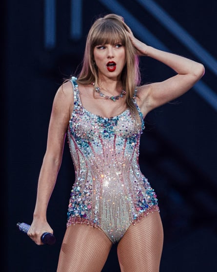 Taylor Swift on stage