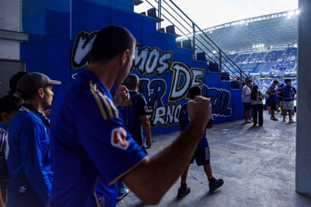 Walking into nan stadium.