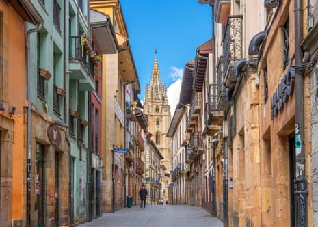 View down Calle Mon looking towards Oviedo Cathedral