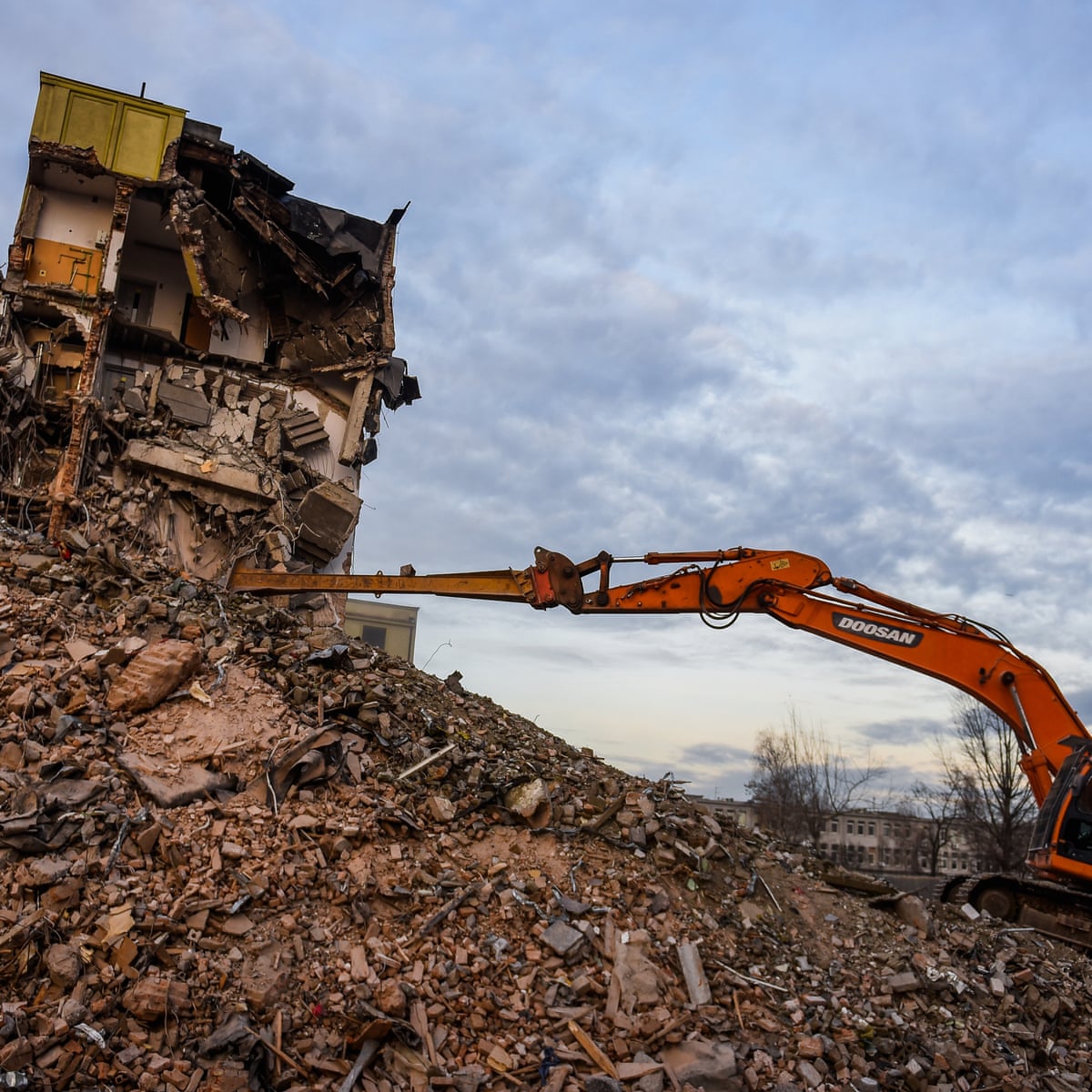 Removal of Hazardous Building Components from Demolition