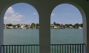 Enjoy millionaire views by housesitting.