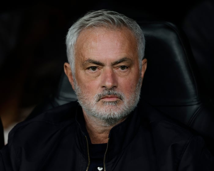 Older, calmer, but still playing the hits: Mourinho and Madrid primed for clásico