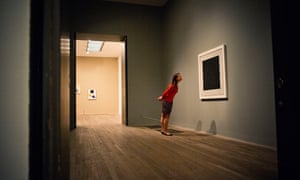 Malewitsch erfand das Konzept der suprematistischen Kunst und lehnte die Idee der Repräsentation zugunsten geometrischer Grundformen ab