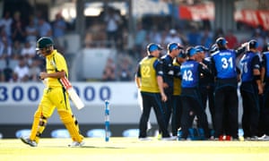 New Zealand set Australia a target of 308 to win the first ODI at Eden Park but a spectacular top order collapse did for the tourists’ hopes of chasing down that total.