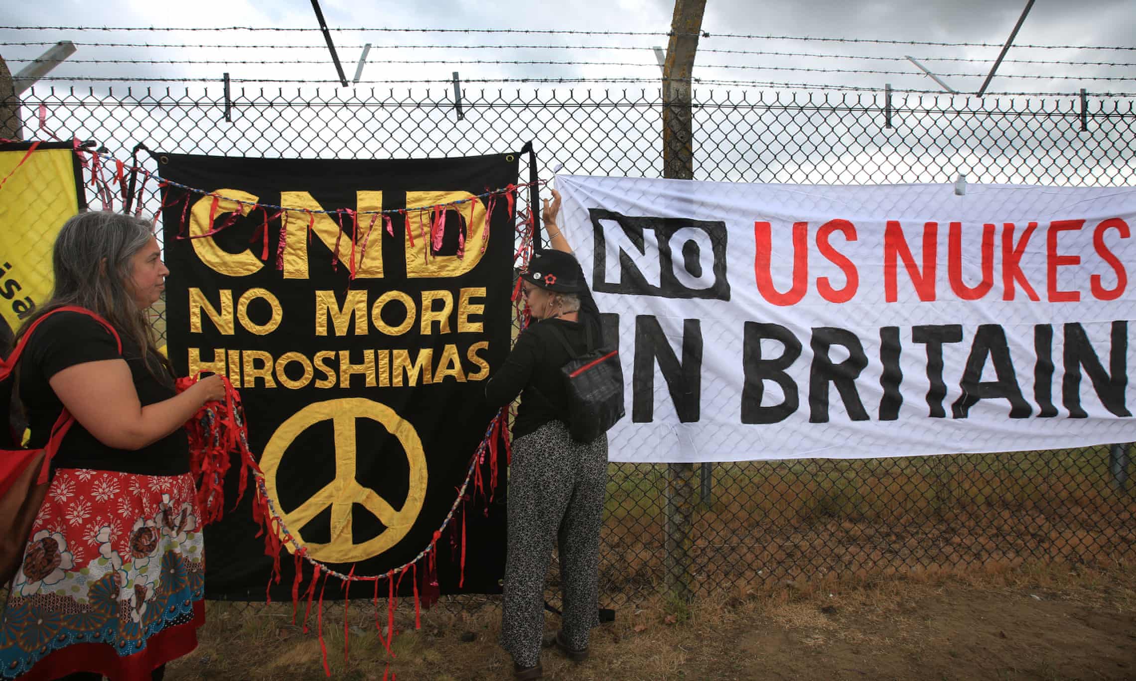 Fresh effort to ban the bomb as new generation bids for nuclear-free world (theguardian.com)