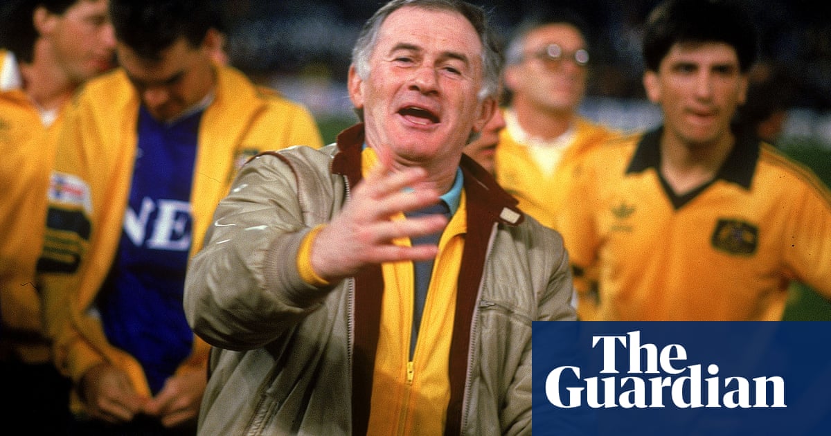 Former Socceroos coach Frank Arok praised as a legend of the game after dying aged 88