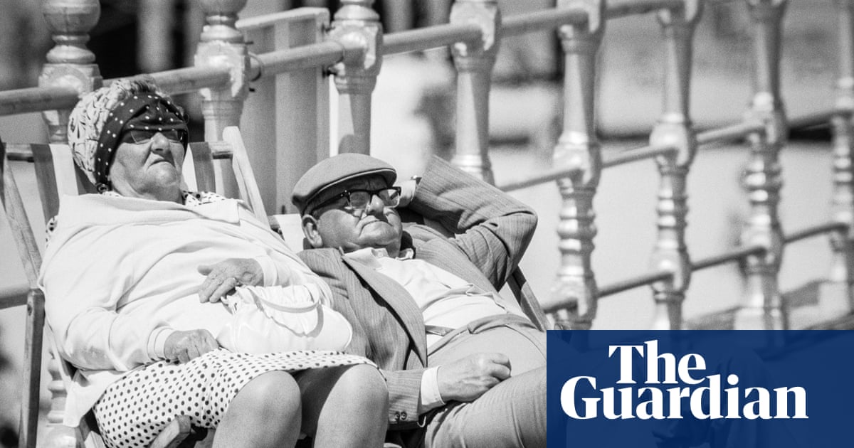 Workers jumping in fountains, tube windows smashed: how the Guardian reported the 1976 UK heatwave | UK weather Workers jumping in fountains, tube windows smashed: how the Guardian reported the 1976 UK heatwave | UK weather