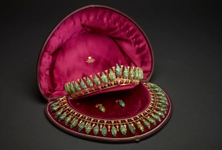 Lady Granville’s beetle parure and case, 1884–5.