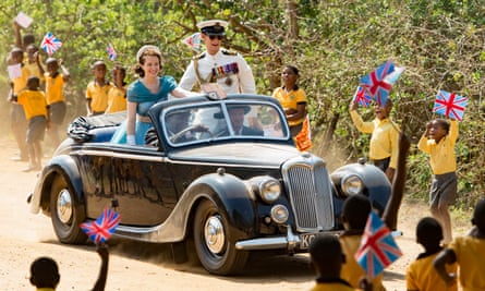 claire foy and matt smith playing the queen and prince philip on tour in africa in the crown