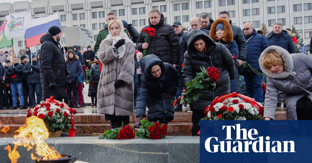 Anger and grief at rare public commemoration in Russia after Makiivka strike