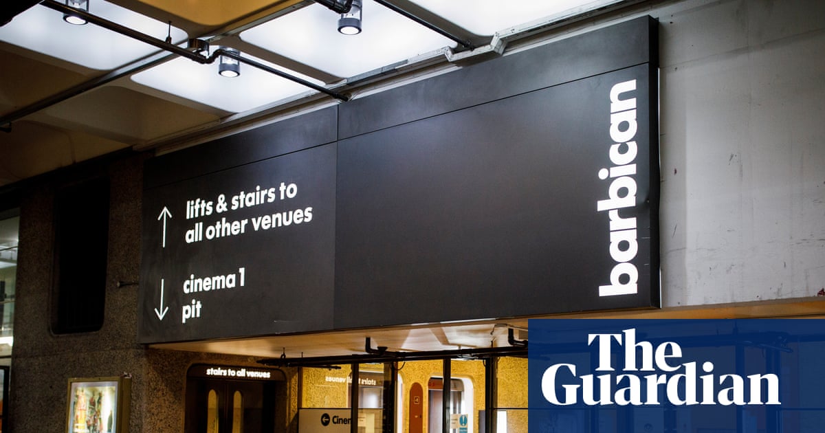 Salman Rushdie among 170 figures to sign open letter over Barbican arts lead departure