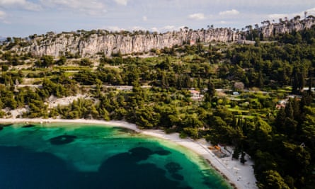 The pebble beach of Kašjuni.