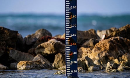 A water meter indicates the sea level near Lac Cai in the south-east of Bonaire.