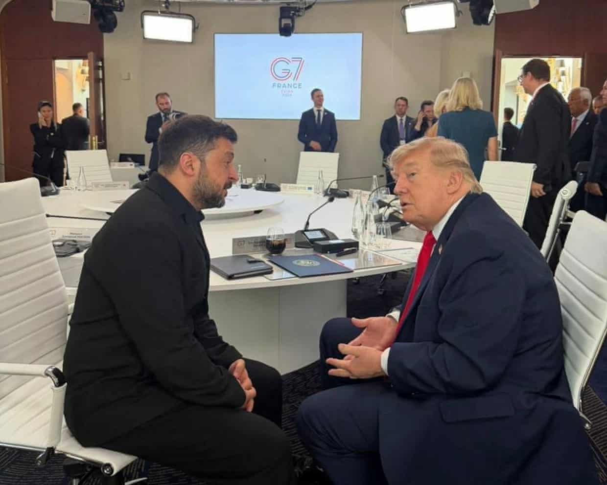 U Burusiya bwagabye ibitero bya misile kuri Kyiv mu gihe Zelenskiy akiri mu biganiro na Trump n’u Burayi ku masezerano y’amahoro. 1500