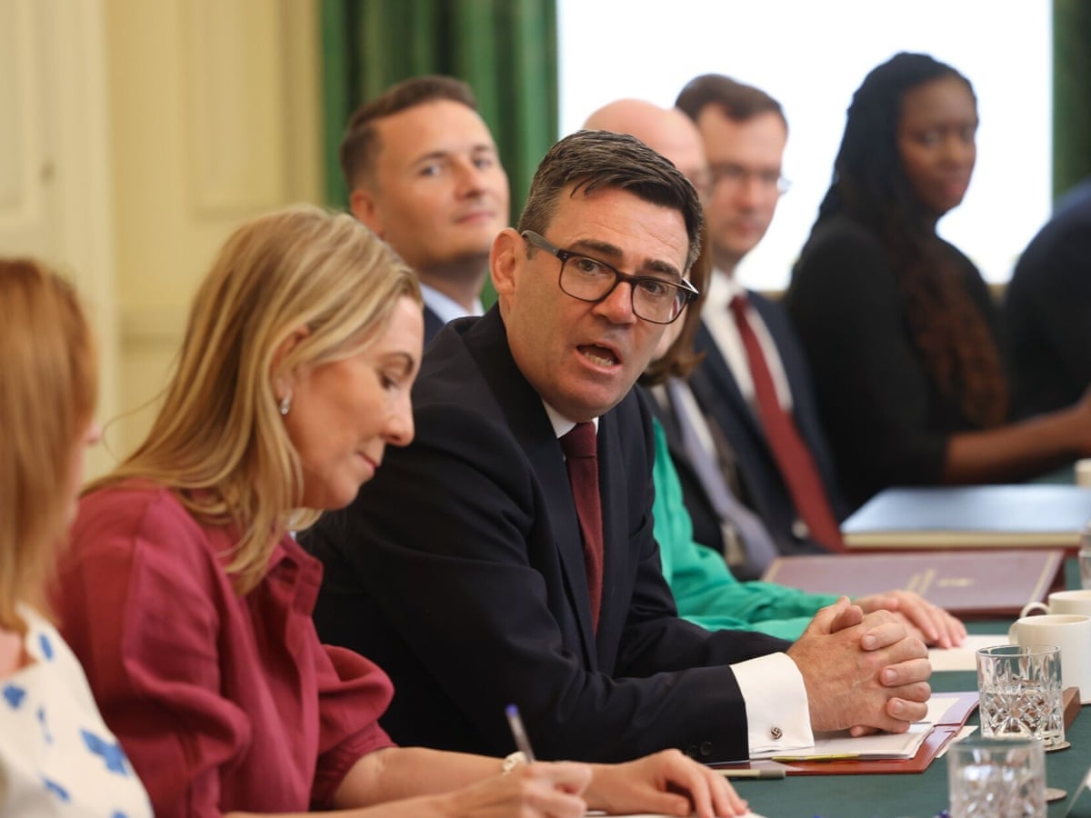 UK New PM Burnham Abolishes Household Electricity VAT in Key Populist Move