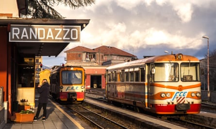 The Circumetnea railway links the Sicilean cities of Catania and Giarre/and goes around Mount Etna.