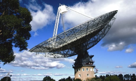**EMBARGOED UNTIL 0400 AEST, SEPT 28, 2007** An undated image supplied, Friday, Sept. 28, 2007, of the Parkes Radio Telescope. A team of American astronomers have detected a huge burst of radio energy from deep space while using the Parkes radio telescope. (AAP Image/CSIRO) NO ARCHIVING, EDITORIAL USE ONLY