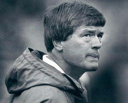 Head coach Dan Reeves of the Atlanta Falcons looks on during the NFL  News Photo - Getty Images