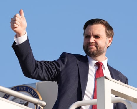 मध्य पूर्व संकट लाइव: ईरान शांति वार्ता चल रही है क्योंकि ट्रम्प का दावा है कि अमेरिका ने होर्मुज के जलडमरूमध्य में खदानों को साफ करना शुरू कर दिया है