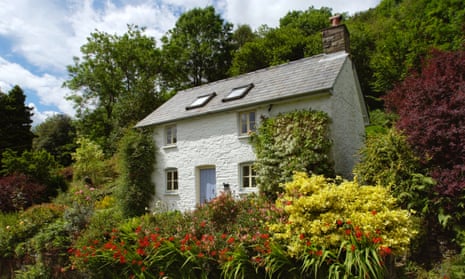 Picturesque and remote detached white-washed cottage in the countryside