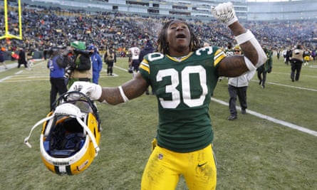Nfl Round Up Packers Beat Bears In 200th Edition Of League S Oldest Rivalry Nfl The Guardian