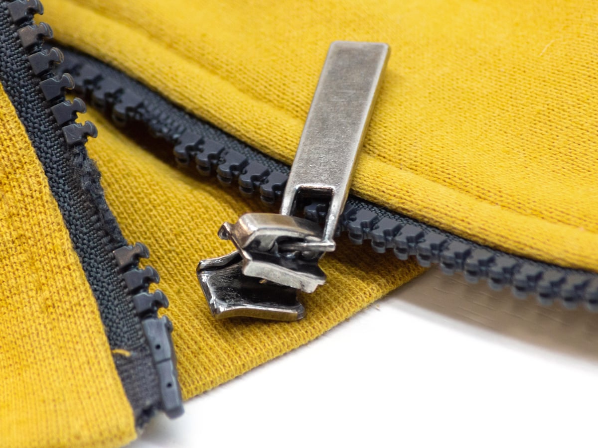 Here's How to Fix a Broken Zipper in Mere Seconds! - DIY & Crafts