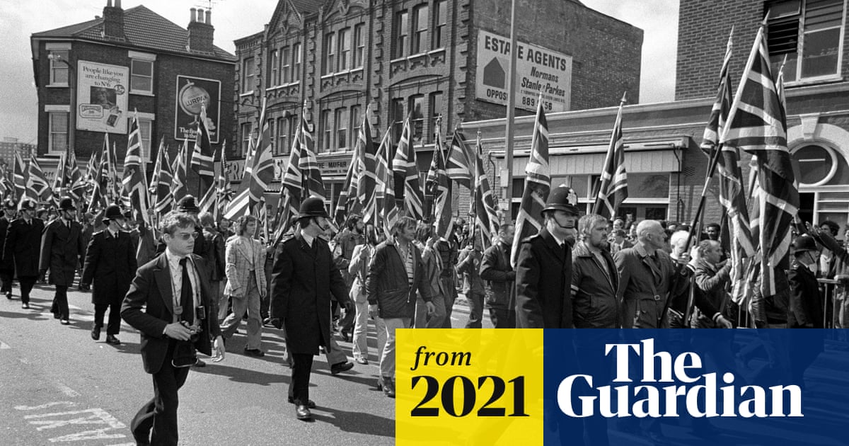 Met police spy led triple life infiltrating socialists and far right, inquiry hears