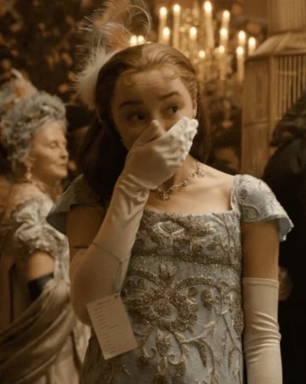 Daphne Bridgerton laughing is the eighth most popular gif on Giphy.