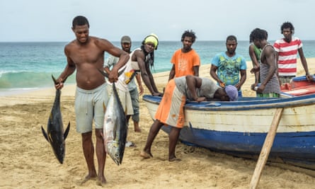 Cape Verde, Maio Island: fishermen back from a fishing trip