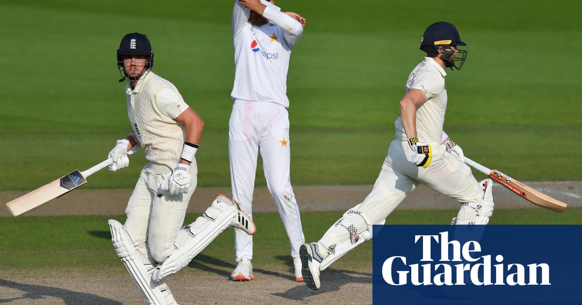 England cricketers win bonuses slashed by half in ECB cuts