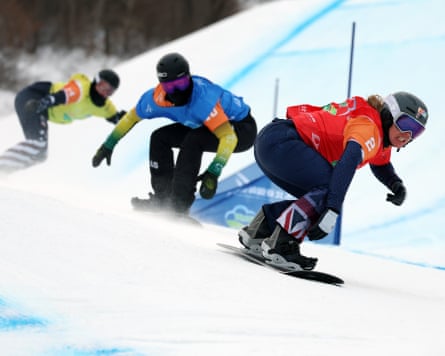 Charlotte Bankes on her way to winning the World Cup snowboard cross event in China.