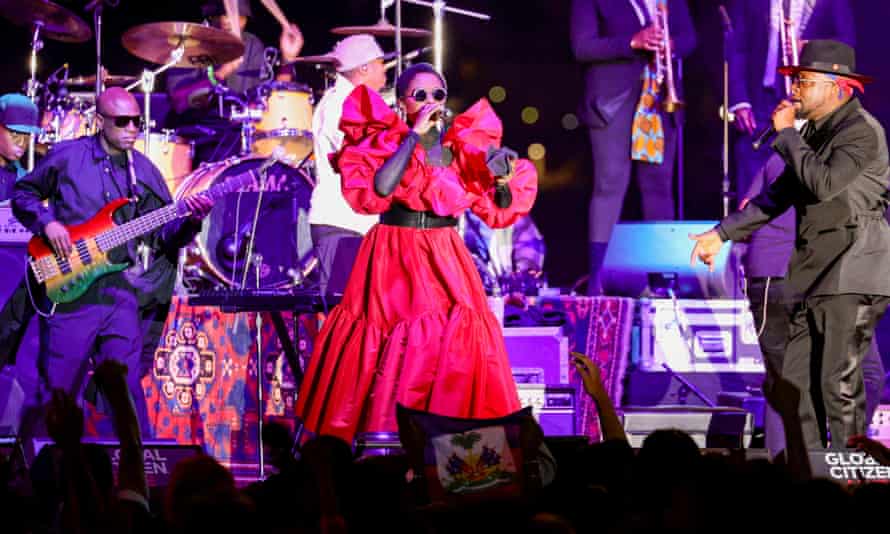 Ainda são refugiados.