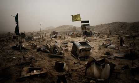 A makeshift cemetery for victims of sectarian killing on the eastern outskirts of Sadr City in 2008.