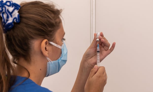 the guardian . florida-woman-vaccine-dose-baby-covid-coronavirus-antibodies
US woman gives birth to first known baby with Covid antibodies, doctors say
The mother, a frontline healthcare worker, received her first Moderna dose in January, at 36 weeks pregnant https://www.theguardian.com/us-news/2021/mar/16/florida-woman-vaccine-dose-baby-covid-coronavirus-antibodies