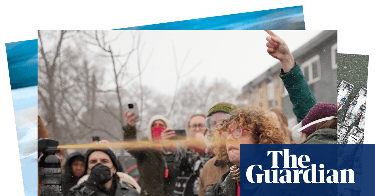 Soldiers with red balloons and a pepper-sprayed protester: photos of the day – Thursday