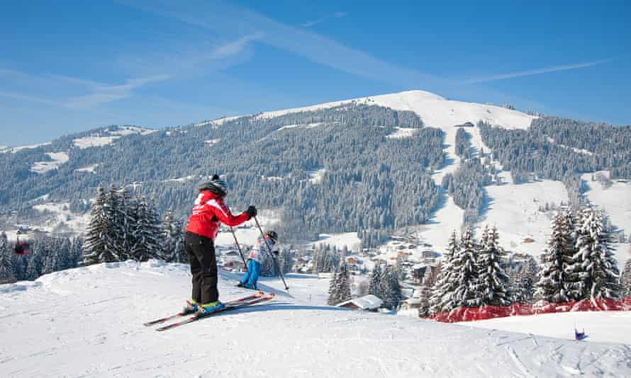 Les Gets skis  edifice   France
