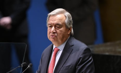 António Guterres speaking at a podium